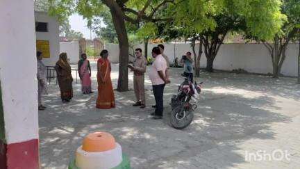 अलीगंज: पूर्व माध्यमिक विद्यालय हत्सारी में अज्ञात चोरों ने ताला तोड़कर गैस सिलेंडर सहित बच्चों का अनाज किया चोरी