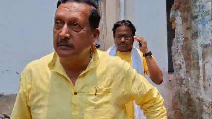 মেদিনীপুর: মেদিনীপুরের ভূঁইয়াপাড়া এলাকায় পুনর্বাসন না দিয়ে উচ্ছেদ নয়, বাসিন্দাদের পাশে দাঁড়ালেন পৌর প্রধান
