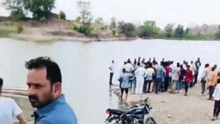सिमरोल थाना क्षेत्र के मेमन्दी गांव के तालाब में युवक ने आत्महत्या की