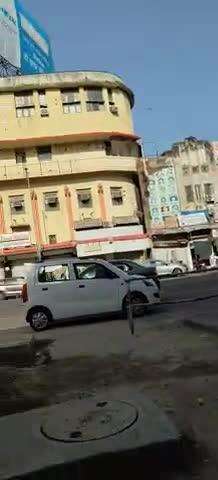 कानपुर में घंटाघर से पहले पराठा वाली गली में भीषण आग लग गई। कई सिलेंडर फटने की भी सूचना मिली है।