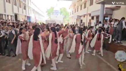 जींद: नरवाना की यशिका 12वीं में प्रदेश में रही द्वितीय, शिक्षकों, सहपाठियों और परिजनों के साथ मनाई खुशी, सीए बनने का है सपना