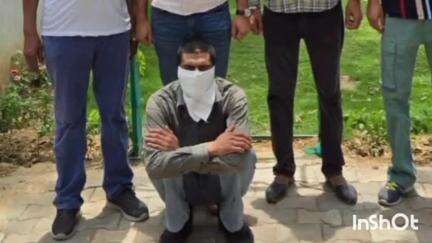 फतेहाबाद: CIA टोहाना पुलिस ने नशीली दवाओं के साथ एक युवक को किया गिरफ्तार, पुलिस से बचने के लिए थर्मसों में रखी थी दवा