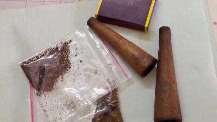 खामगाव: महाकाल चौक स्मशान भुमीचे बाजुला गांजा ओढणाऱ्या चौघांना पोलिसांनी पकडले; शिवाजीनगर पोलिस ठाण्यात गुन्हा दाखल