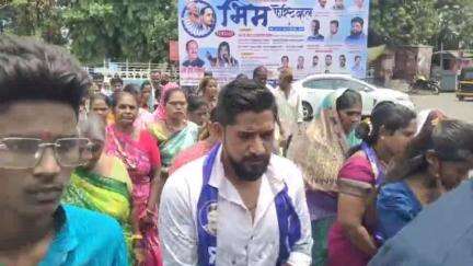 सातारा: नो हॉकर झोनमध्ये विक्रेत्यांना बसू देणार नाही मुख्याधिकारी अभिजीत बापट, विक्रेत्यांसाठी आरपीआय उपोषण करणार