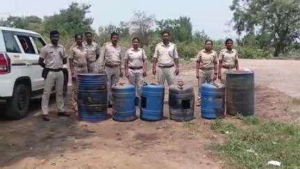 ଜୟପୁର: ଜୟପୁର ସଦର ଥାନା ଅନ୍ତର୍ଗତ    କଳାଗୁଡା   ଜଙ୍ଗଲରେ ଅବକାରି ଚଢାଉ