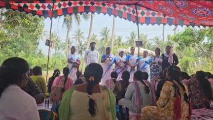 భీమవరం: కలెక్టరేట్ వద్ద కమ్యూనిటీ హెల్త్ ఆఫీసర్లు చేస్తున్న నిర్వదిక సమ్మెకు సంపూర్ణ మద్దతు తెలిపిన ఆశ వర్కర్స్