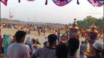 ডায়মন্ডহারবার ১: মনপুর চাঁদ নগর ইয়ং সোসাইটির উদ্যোগে ঘোড়া দৌড় প্রতিযোগিতা হয়