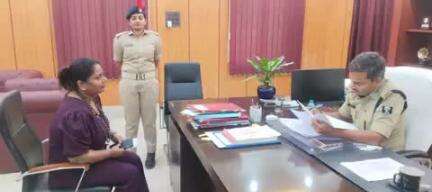 आज दिनांक-13.05.2025 को पुलिस अधीक्षक, कटिहार के द्वारा अपने कार्यालय कक्ष में जन सुनवाई करते हुए I