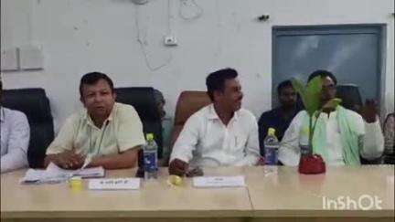 रजौली: प्रखंड सभागार में क्रियान्वयन समिति की हुई बैठक, विकास मुद्दे पर चर्चा के वक्त रहे कई अधिकारी उपस्थित
