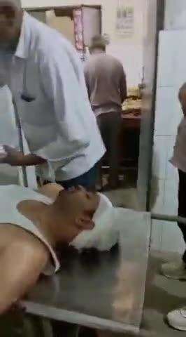 घाटमपुर: सेन पश्चिम पारा में दबंगों ने खेत से लौट रहे युवक पर कुल्हाड़ी से किया जानलेवा हमला, गंभीर हालत में जिला अस्पताल रेफर
