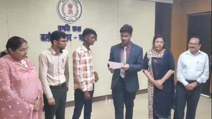 कसडोल: सुशासन तिहार में विशेष पिछड़ी जनजाति के युवा को मिली नौकरी की सौगात