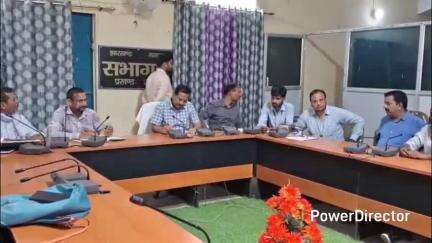 सारवां: सारवां प्रखंड में लंबित आवास निर्माण की समीक्षा बैठक, लक्ष्य प्राप्ति का निर्देश