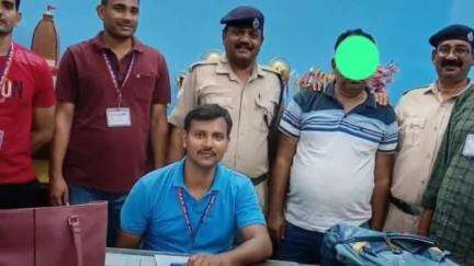 डेहरी: डेहरी ऑन सोन आरपीएफ ने ट्रेन यात्रियों का सामान चुराने वाले चोर को किया गिरफ्तार