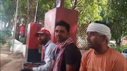 खुर्जा: गांव उदयभान नगलिया में बिल मांगने गए विद्युत विभाग के कर्मचारियों के साथ हुई मारपीट, पुलिस को दी गई शिकायत