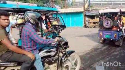 পুরুলিয়া ২: পুরুলিয়া বাসস্ট্যান্ডে ঢোকার মুখে সারি সারি টোটো দাঁড়িয়ে থাকে সমস্যায় সাধারণ মানুষ #jansamasya