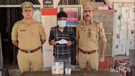 धौलाना: गांव हिंडालपुर रोड से पुलिस ने एक चोर व एक बाल अपचारी को पकड़कर नकदी, आभूषण और तमंचा किया बरामद