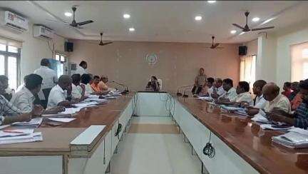 భీమవరం: పేదల కోసం నిర్మిస్తున్న ఆప్షన్-3 గృహ నిర్మాణాలను వేగవంతం చేయాలి : జిల్లా కలెక్టర్ చదలవాడ నాగరాణి
