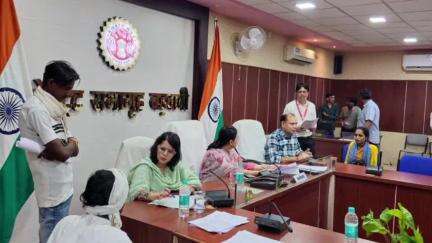 अंजड़: अंजड निवासी ने बीपीएल राशन कार्ड नंबर उपलब्ध कराने की मांग को लेकर कलेक्ट्रेट जनसुनवाई में आवेदन दिया