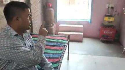 ARO बागपत बिना इजाजत के घर में घुसना वह गाली गलौच बिना इजाजत के किसी के घर की वीडियो बनाना