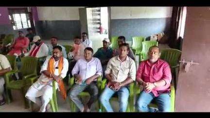 पकड़ी दयाल: पकड़ीदयाल प्रखंड सभागार में बिहार विशेष सर्वेक्षण एवं बंदोबस्त कार्यक्रम के तहत जागरूकता के लिए हुई बैठक