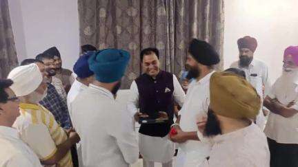 ਹੁਸ਼ਿਆਰਪੁਰ: ਸਿਟੀ ਹੋਸ਼ਿਆਰਪੁਰ ਵਿੱਚ ਸੰਸਦ ਮੈਂਬਰ ਚੱਬੇਵਾਲ ਨੇ ਸੁਣੀਆਂ ਲੋਕਾਂ ਦੀਆਂ ਮੁਸ਼ਕਿਲਾਂ