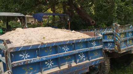 खजौली: सूक्की कमला नदी से अवैध बालू खनन मामले में दो ट्रैक्टर जब्त, मालिक और चालक पर खजौली थाने में मामला दर्ज