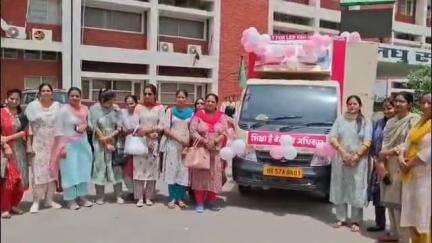 सिरसा: लघु सचिवालय से ADC ने बेटी बचाओ बेटी पढ़ाओ वैन रवाना की, अभियान की समीक्षा की