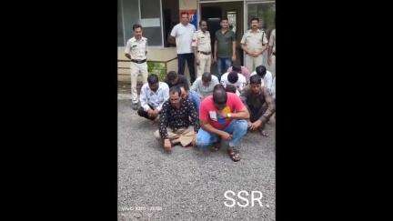 सैलाना: थाना सैलाना पुलिस को मिली बड़ी सफलता, 21 जुआरियों से ₹2,41,350/- नगदी, 1 कार और 5 मोटरसाइकिल ज़ब्त