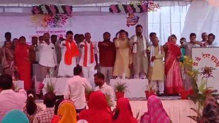 गुण्डरदेही: ग्राम ओड़ारसकरी में आयोजित समाधान शिविर में 3258 आवेदनों का किया गया निराकरण, ग्रामीणों के चेहरों पर दिखी मुस्कान