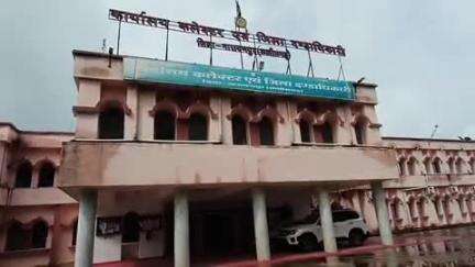 नारायणपुर: कलेक्ट्रेट सभागार में समय सीमा की बैठक सम्पन्न, कलेक्टर ने शिविरों से प्राप्त आवेदनों पर प्राथमिकता देने के दिए निर्देश