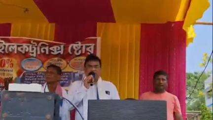 তমলুক: কাপাসদা কে.পি.এল নকআউট ক্রিকেট টুর্নামেন্টের উদ্বোধনী অনুষ্ঠানে আজ উপস্থিত DPSC চেয়ারম্যান জনাব হাবিবুর রহমান