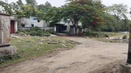 বালুরঘাট: বঙ্গি বৈদ্যনাথ পাড়ায় গলায় ফাঁস লাগিয়ে আত্মঘাতী কৃষক, মৃত্যুর কারণে ধন্দে পরিবার পরিজন; তদন্তে পুলিশ