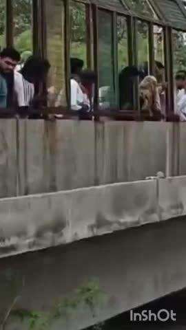 गुरुग्राम: गुरुग्राम की IBM कंपनी के मैनेजर लापता, ककरौला में ड्रेन किनारे मिली सेंट्रो कार, डूबने का शक, सर्च अभियान जारी