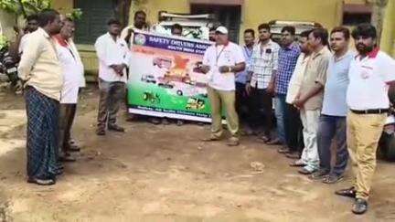 గుంతకల్లు: జీపు డ్రైవర్ల సమస్యలు పరిష్కరించాలి గుత్తిలో సేఫ్టీ డ్రైవర్స్ అసోసియేషన్ ప్రెసిడెంట్ అన్వర్ భాష డిమాండ్ చేశారు