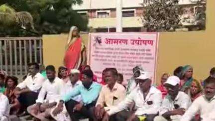 नगर: नगर तालुक्यातील महिला उपसरपंच हत्याप्रकरणी शिव प्रहार संघटनेचा एल्गार जिल्हा पोलीस अधीक्षक कार्यालय येथे उपोषण
