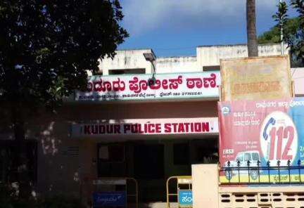 ಮಾಗಡಿ: ತಾವರೆಕೆರೆ ಗ್ರಾಮದಲ್ಲಿ ಅಕ್ರಮ ಜೂಜಾಟ ಅಡ್ಡೆ ಮೇಲೆ ಪೊಲೀಸರ ದಾಳಿ, ₹10.300‌ ವಶಕ್ಕೆ