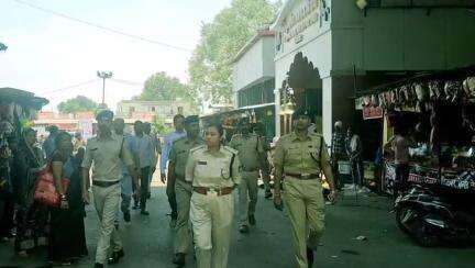 करेली: नरसिंहपुर पुलिस अधीक्षक ने ग्राम पिपरिया में पुलिस सहायता केंद्र का उद्घाटन किया