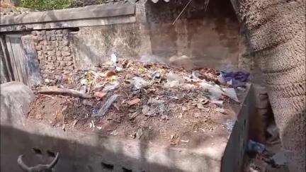 घुवारा: रामटोरिया में जगह-जगह पड़ी गंदगी, नालियां चोक और बदबू के कारण लोग परेशान, समाधान की ग्रामीणों ने की मांग #jansamasya