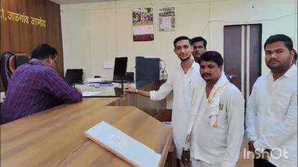 जळगाव जामोद: माऊली फाटा येथे झालेल्या अपघातातील मृत व्यक्तींना आर्थिक मदत द्या तहसीलदारांना निवेदन