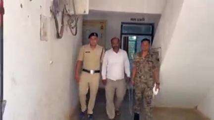 बगीचा: लूट की घटना को अंजाम देकर 22 साल से फरार आरोपी को बगीचा पुलिस ने गढ़वा से किया गिरफ्तार