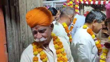 पोकरण: जैसलमेर विधायक छोटू सिंह भाटी ने लोक देवता बाबा रामदेव जी की समाधि के दर्शन कर सीमा पर तैनात जवानों के लिए मांगी मन्नत