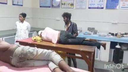 घोड़ाडोंगरी: चोरपांढरा गांव के पास कार की टक्कर से बाइक सवार तीन लोग हुए घायल, इलाज जारी