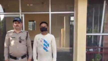 कोटद्वार: कोटद्वार पुलिस ने 60 पव्वे अवैध अंग्रेजी शराब के साथ एक अभियुक्त को किया गिरफ्तार