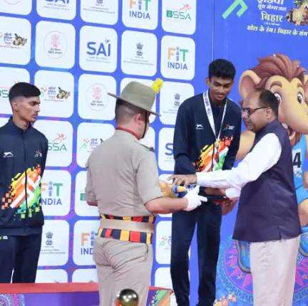 जिलाधिकारी, पटना पाटलिपुत्र खेल परिसर में आयोजित " खेलो इंडिया यूथ गेम्स, 2025" के पुरस्कार वितरण कार्यक्रम में शामिल हुए।
#KheloIndiaYouthGames2025