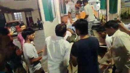 भीषण सड़क दुर्घटना बाइक और टेंपो में सीधी टक्कर एक की हुई मौत दूसरा गंभीर। #लातेहार #latehar #accident #bikeaccident