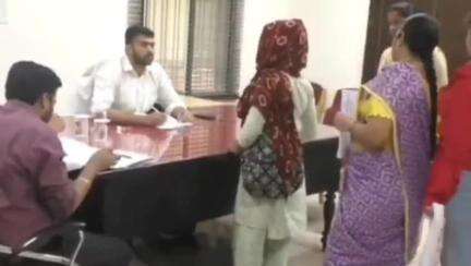 पुसौर: सहदेव पाली निवासी महिला ने अवैध रूप से ईट बनाए जाने की शिकायत लेकर रायगढ़ जनदर्शन पहुंची