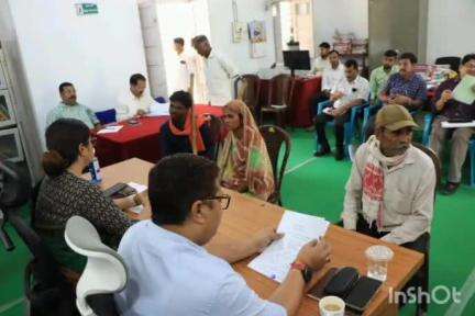झाबुआ: झाबुआ में कलेक्टर ने जनसुनवाई की, प्राप्त आवेदनों का तत्काल निवारण करने के निर्देश दिए