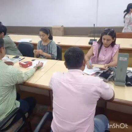 મણિનગર: કલેકટર કચેરી ખાતે બ્લડ ડોનેશન કેમ્પનું આયોજન કરાયું