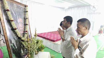 মাৰ্ঘেৰিটা: ডিগবৈত প্ৰয়াত ব্যক্তিৰ বাসগৃহত পৰিয়ালক সমবেদনা জ্ঞাপন মৰাণ স্বায়ত্ব শাসিত পৰিষদৰ মুখ্য কাৰ্যবাহী বিষয়া অৰুণজ্যোতি মৰাণৰ