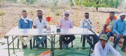 नारायणगंज: बरंगा बटई और नारायणगंज के बीच क्रिकेट का फाइनल मुकाबला, नारायणगंज ने जीती ट्रॉफी, 40 टीमों ने दिखाया दम